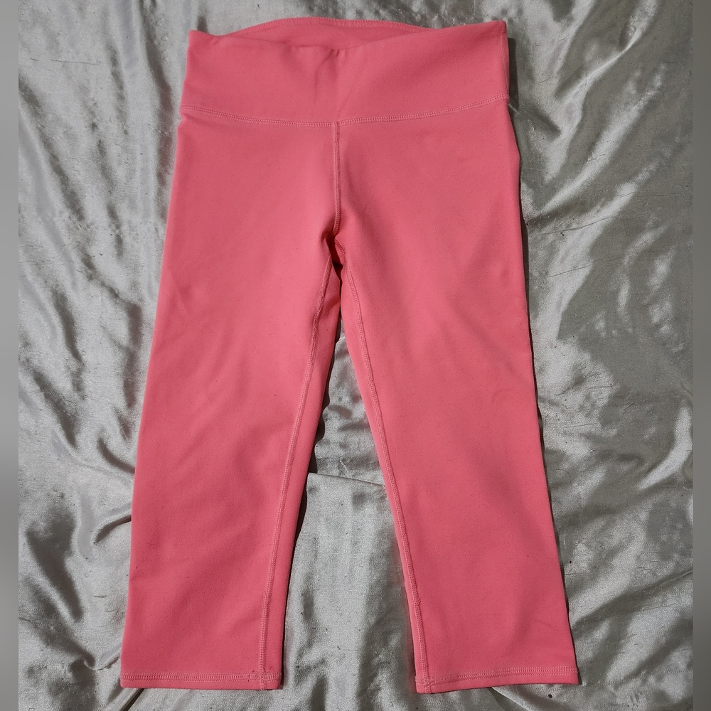 Fabletics Pink Low Rise Stretch Capri Leggings